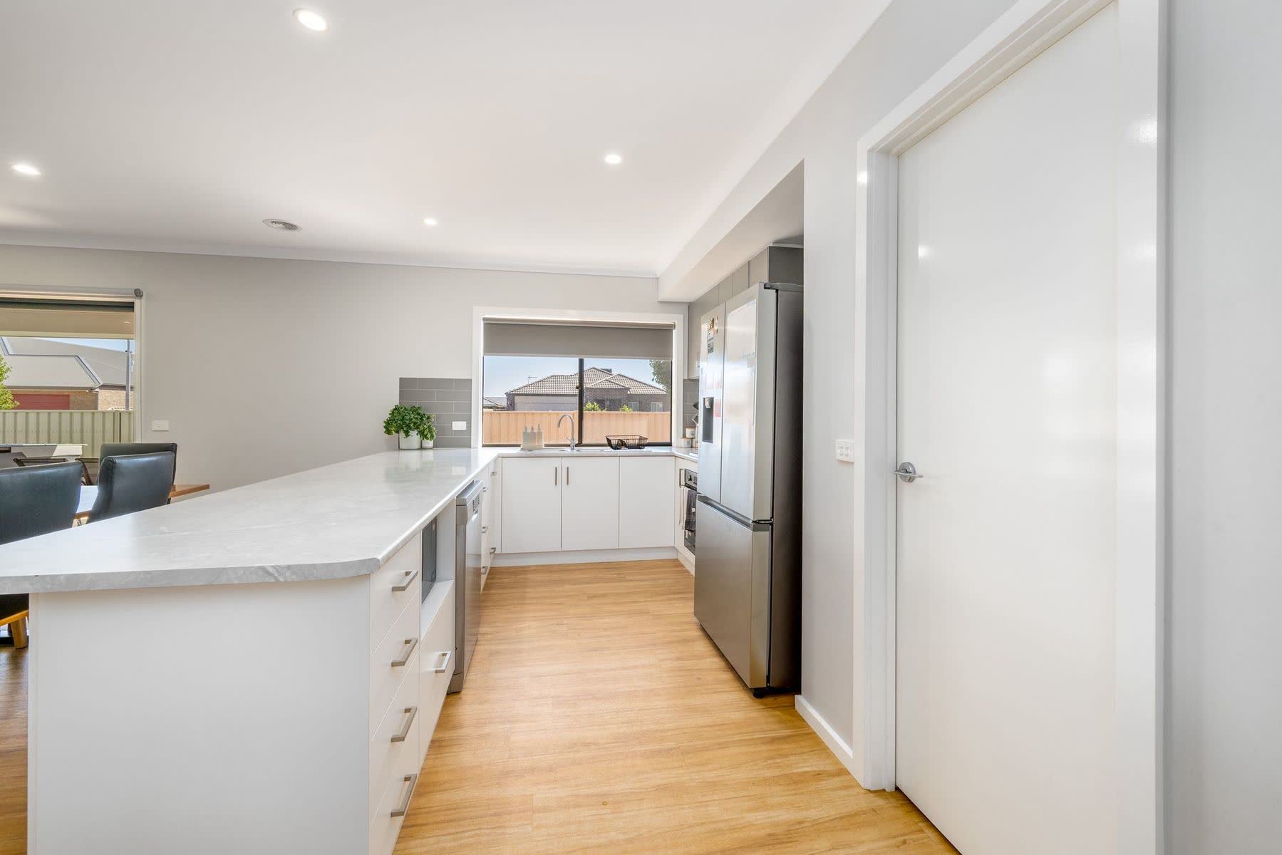 11 Bookar Place, Kialla, VIC 3631